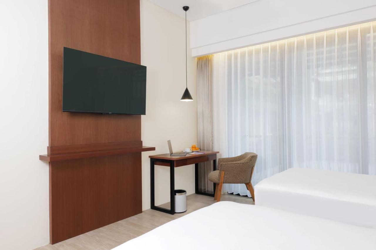 Fox Harris Hotel & Convention Banjarnegara Экстерьер фото