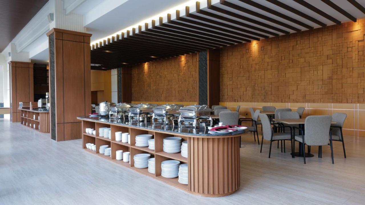 Fox Harris Hotel & Convention Banjarnegara Экстерьер фото